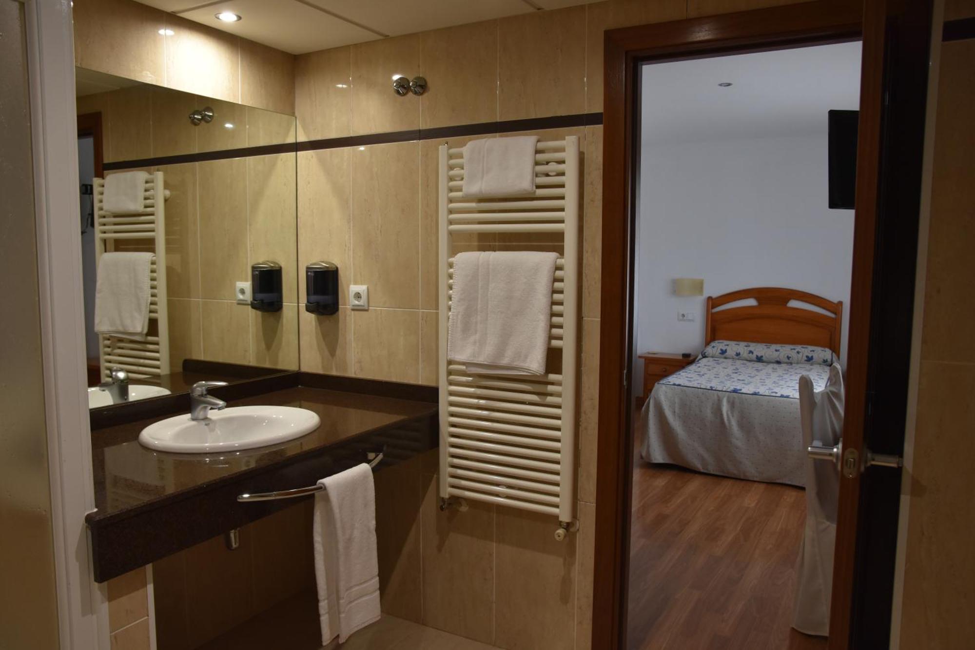 Aparthotel Tres Caminos Эль-Грао Экстерьер фото