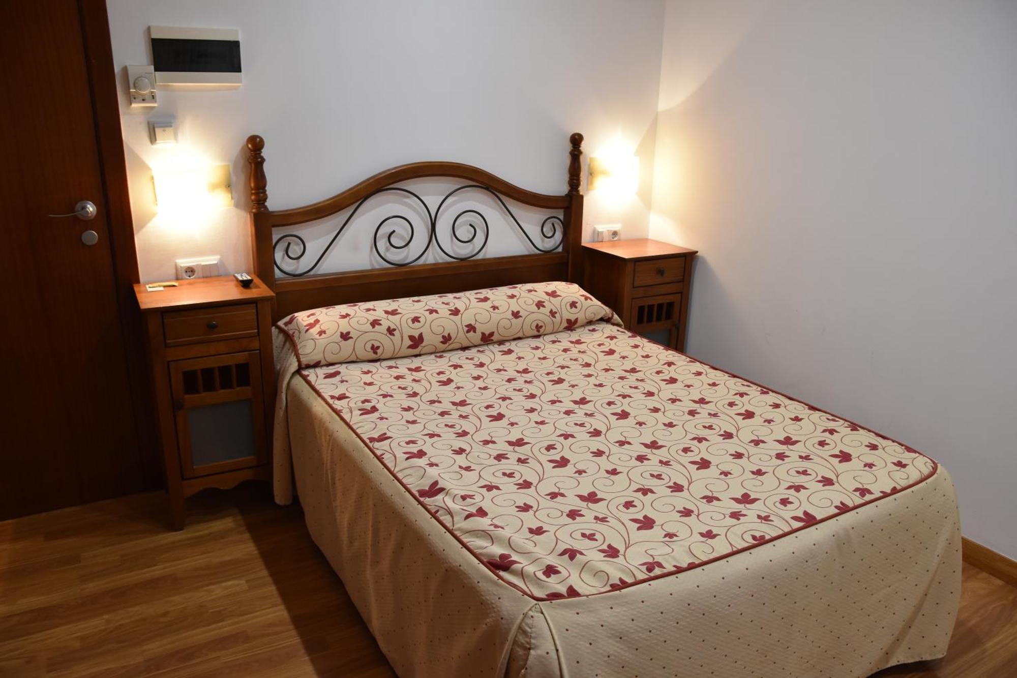 Aparthotel Tres Caminos Эль-Грао Экстерьер фото